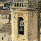 El campanar de Granyena i la campana en desús.