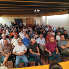 Més d’un centenar de regants van assistir a la reunió informativa convocada a l’ajuntament de Miralcamp ahir a la nit.