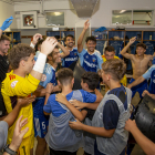 L’eufòria es va apropiar dels jugadors del Lleida al vestidor després d’aconseguir una èpica remuntada.