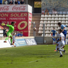 Imatge de la rematada de cap d’Agüero que va segellar la remuntada final del Lleida.