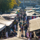 El mercadillo de Camps d’Esports va estar ahir freqüentat.