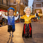 El nou capgròs Tradius, a l’esquerra, ahir a la plaça Paeria de Lleida.