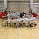 El Lleida Handbol celebra la victòria després del partit.