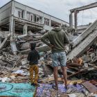 Una escola de Khàrkiv destrossada per un míssil rus fa uns mesos.