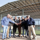 L’alcalde d’Alpicat, Joan Gilart, quart per l’esquerra, ahir en la presentació del projecte.