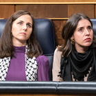 Ione Belarra i Irene Montero, ahir en el ple d’investidura.