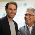 Rafa Nadal, ahir al costat de l’extenista Manolo Orantes.