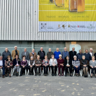 Fotografia de grup dels veïns i veïnes de les Borges Blanques que van ser homenatjats diumenge amb motiu del seu 80è aniversari.