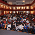 Teatre al Pla d’Urgell ■ Uns 700 escolars de 3r i 4t d’ESO del Pla d’Urgell van assistir ahir al Teatre L’Amistat de Mollerussa a la teatralització de La Caputxeta Vermella en les activitats contra la violència masclista. El Servei d’In ...