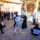 Acte contra les violències masclistes i LGTBi-fòbiques a la plaça Rosa Sensat, a Pardinyes.