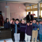 Nens de la primera promoció en una fotografia del 1999.