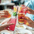 L'alcohol és una beguda present i recurrent en la nostra vida quotidiana més enllà de l'oci i la festa