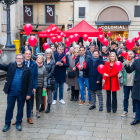 La plaça Sant Francesc de Lleida va acollir un acte pel Dia Mundial de la lluita contra la Sida.