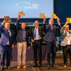 Els guanyadors mostren orgullosos els premis en l’acte organitzat per Mercolleida a la Llotja.