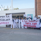 Concentració diària a Tàrrega. Infermeres i altres professionals del CAP de la capital de l’Urgell es concentren diàriament a les 12.00 hores durant deu minuts a les portes del centre, on llegeixen un manifest.