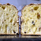 el panettone. Un panettone acabat de sortir del forn i a punt d’entrar al circuit comercial.