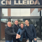 Representants del CN Lleida i de Waps que promouen el torneig.