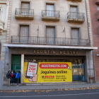 El local comercial del número 49 de Ferran encara conserva el rètol de l’antiga botiga.