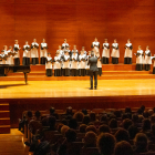 Un moment de l’actuació ahir de l’Escolania de Montserrat a l’Auditori Enric Granados de Lleida.