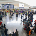 Llargues cues de viatgers a l’aeroport de Bilbao, un dels que van registrar més incidències.