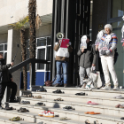 Protesta contra la guerra ■ La Plataforma Aturem les Guerres Lleida va fer ahir un acte de protesta davant de la delegació d’Hisenda de Lleida exigint a les administracions espanyoles i europees que posin fi al drama humanitari en Gaza. A més,  ...