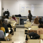 Participants en les proves en una aula d’Inefc Lleida.