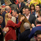 El president del Govern central, Pedro Sánchez, saluda a l’arribar a la clausura de la convenció política.