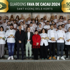 Foto de família dels pastissers distingits dissabte a la tarda durant la setena edició de la Mostra Internacional de Pastisseria de Sant Vicenç dels Horts.