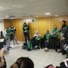 Un moment de l’ocupació dels membres de la PAH ahir a la delegació del Govern a Lleida.