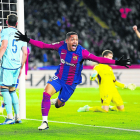 El brasiler Vitor Roque celebra el seu primer gol amb el Barcelona que, a la fi, va donar la victòria a l’equip blaugrana davant de l’Osasuna.