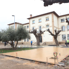 Les obres de la plaça de les Escoles de Seròs on s’executen les obres.