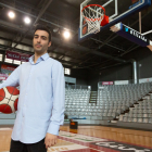 Plantilla del Força Lleida Aspros, amb Albert Aliaga i Néstor Gutiérrez al centre.