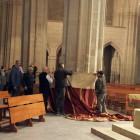 Col·locació dels domassos a l’església de Santa Maria de Cervera