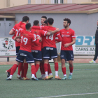 Els jugadors del Balaguer celebren un dels gols.