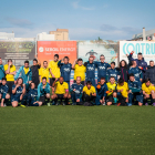 Foto de família dels jugadors de l’Atlètic Lleida Genuine i de la Fundació Aspros.