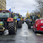 Agricultors francesos van fer una marxa lenta per París.