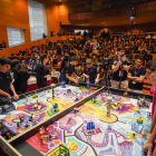 Vista l’equip de Robotech durant la competició que va tenir lloc al Centre de Cultures de la Universitat de Lleida.