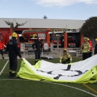 Els Bombers de Lleida ja compten amb el primer matalàs de salt per a rescats