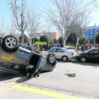 Imatge del totterreny bolcat, en un sinistre que va generar expectació entre els veïns.