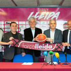 Representants de Barça i Força Lleida, ahir durant la firma de la renovació del conveni.
