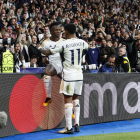 Vinícius celebra el seu gol amb Bellingham, que va ser el que li va fer la passada.