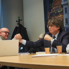 Carles Puigdemont amb el seu advocat en una foto d’arxiu.