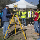 La jornada pràctica de topografia va reunir unes 120 persones ahir a la capital de l’Urgell.