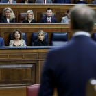 Pedro Sánchez escolta el president del PP, Alberto Núñez Feijóo, al Congrés.