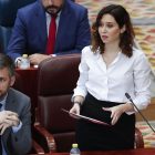 La presidenta madrilenya, la popular Isabel Díaz Ayuso, ahir a l’Assemblea de Madrid.
