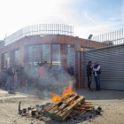 Funcionaris es van concentrar ahir des de primera hora del matí a les portes del Centre Penitenciari Ponent.