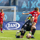 Evelyn i Raquel Quintana celebren amb alegria després de marcar el 0-2 definitiu.