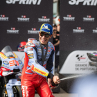 Márquez celebra el seu primer podi amb Ducati al ser segon en la cursa esprint de Portugal.