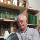 Antoni Beltran, amb la nova edició d’‘Ensenya’m la llengua’.