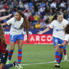 Jugadores del Barça celebren un dels gols.